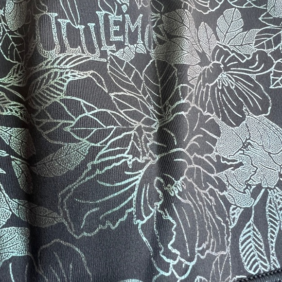 Lululemon Wunder Under High-Rise Tight 25" *Shine
Logo Flourish Iridescent Foil - Picture 6 of 11